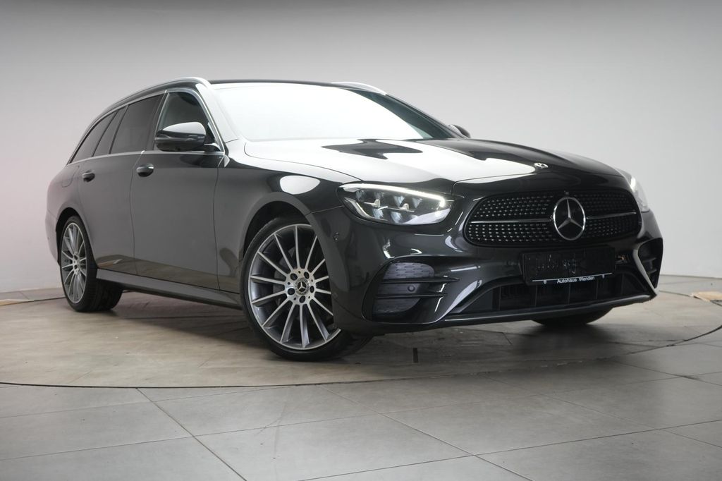 Image of Mercedes-Benz E 300