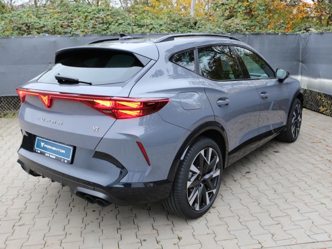Fahrzeugabbildung CUPRA Formentor VZ 2.0 TSI 333 PS 7-Gang-DSG 4Drive