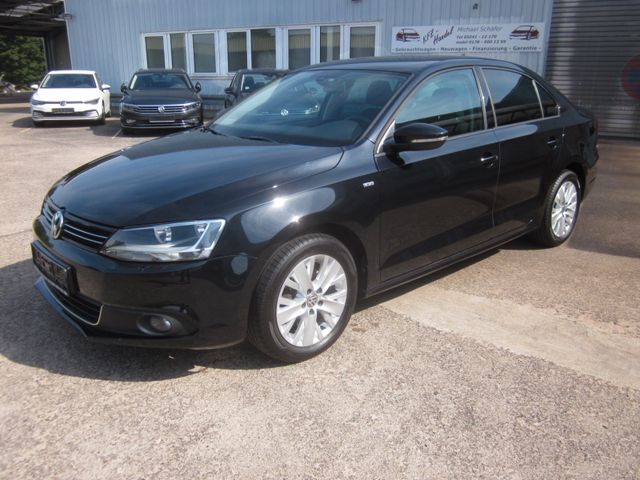 Volkswagen Jetta  1,6 TDI Life Klima Navi Alu Sitzhzg