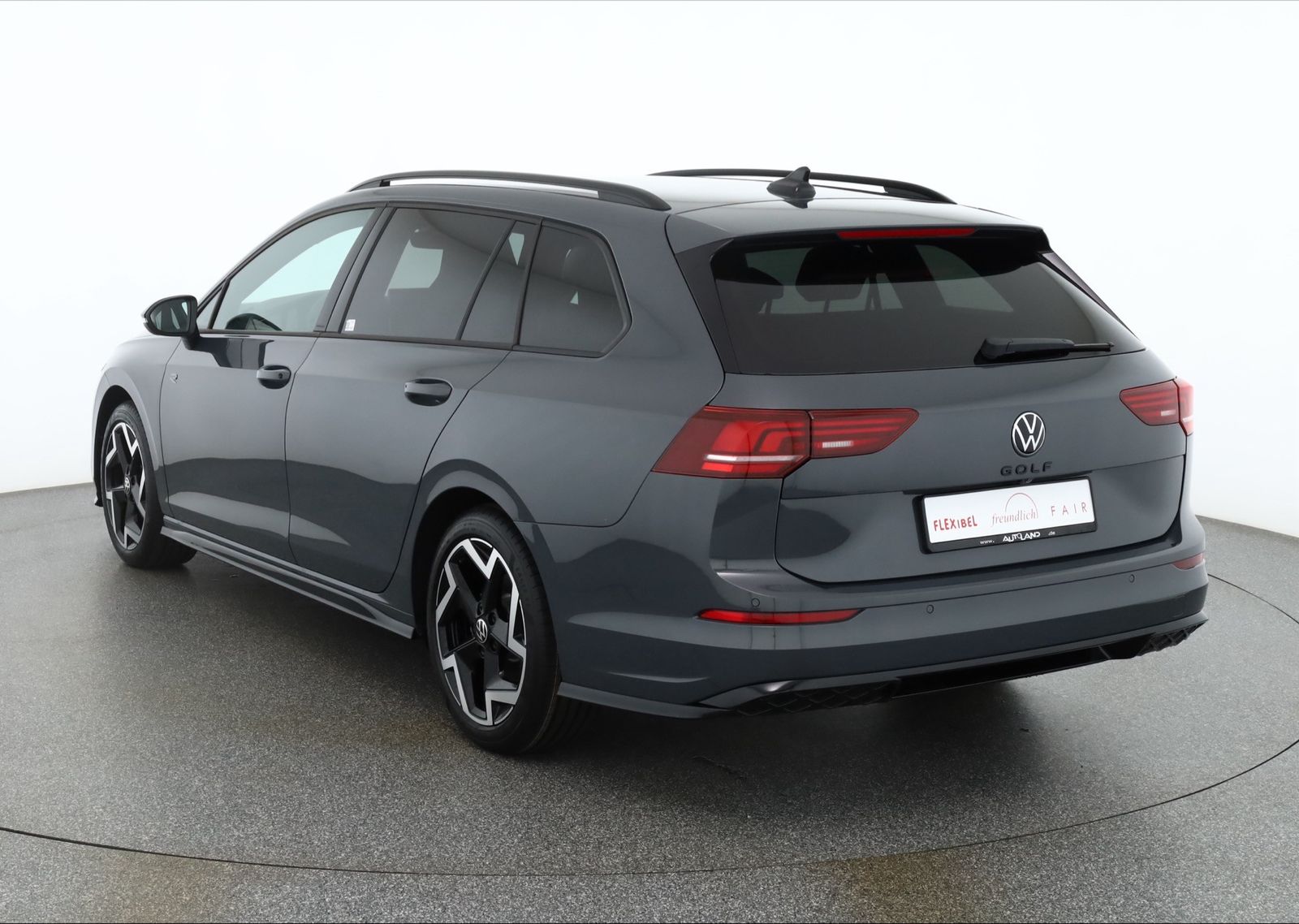 Volkswagen Golf VIII Variant 1.5 eTSI R-Line DSG LED ACC AH imagem 3