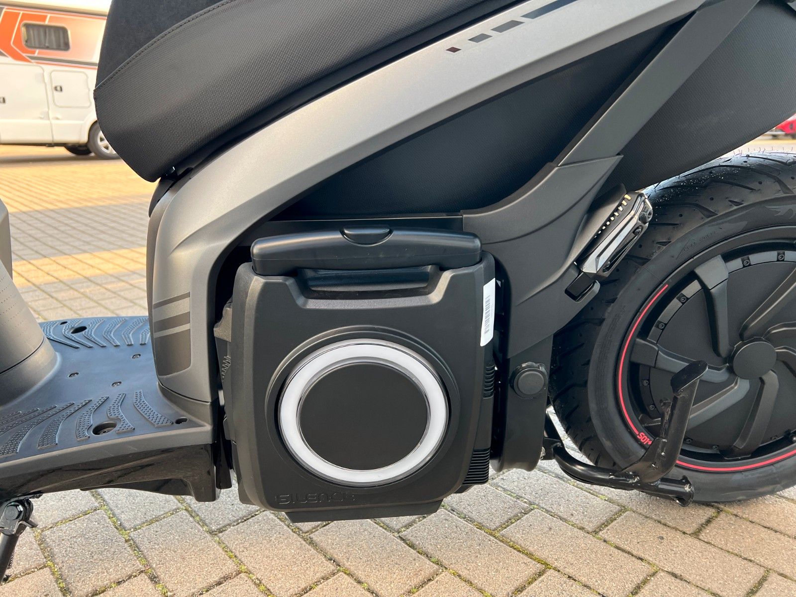 Fahrzeugabbildung Silence S01 Plus Connect Grey L3e