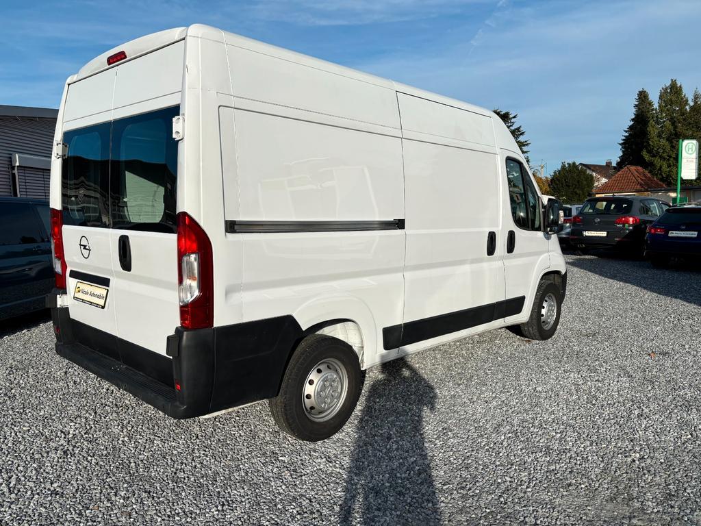 Opel Movano