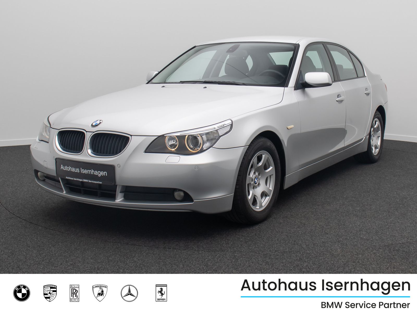 Fahrzeugabbildung BMW 520i GeschwindigReg PDC AHK Alarm Memory Xenon