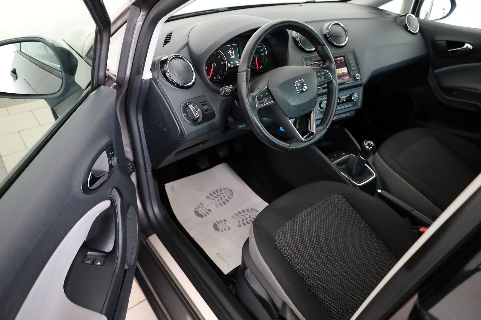 Fahrzeugabbildung SEAT Ibiza Style, SH,PDC,Klima,Tempomat,8fach bereift