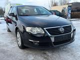 Volkswagen Passat Lim. Sportline TDI BlueMotion/Klima/AHK - Volkswagen Passat: Sportline