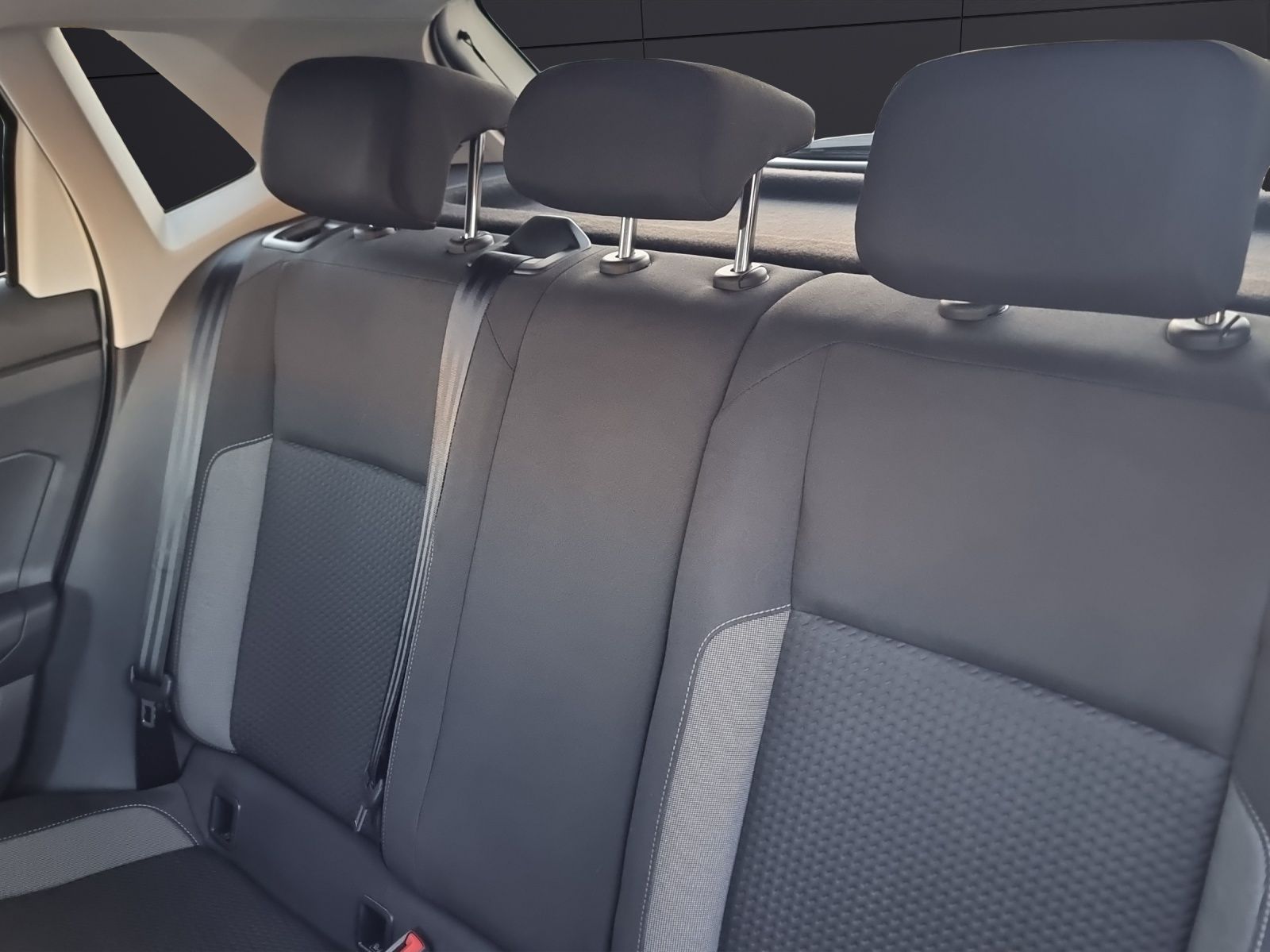 Fahrzeugabbildung Volkswagen Polo Life TSI LED SH PDC DAB+ WeConnect Klima