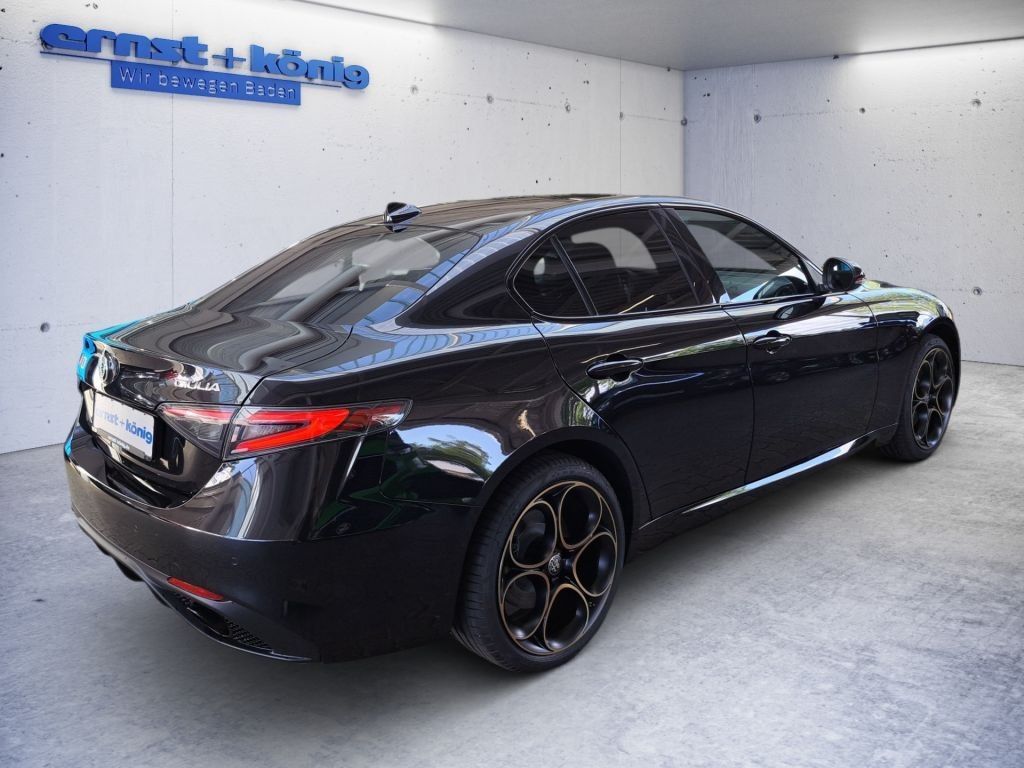 Alfa Romeo Giulia 2.0 Turbo 16V AT8-Q4 Intensa Sportp.+LED imagem 3