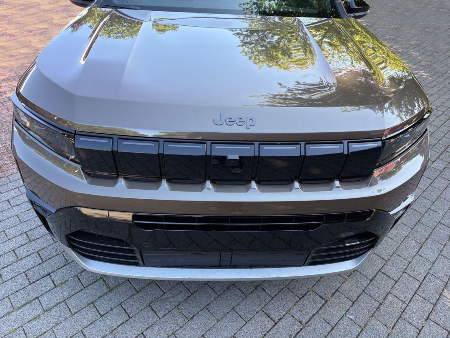 Fahrzeugabbildung Jeep Compass MY26 FIRST EDITION E-HYBRID PANO VOLL