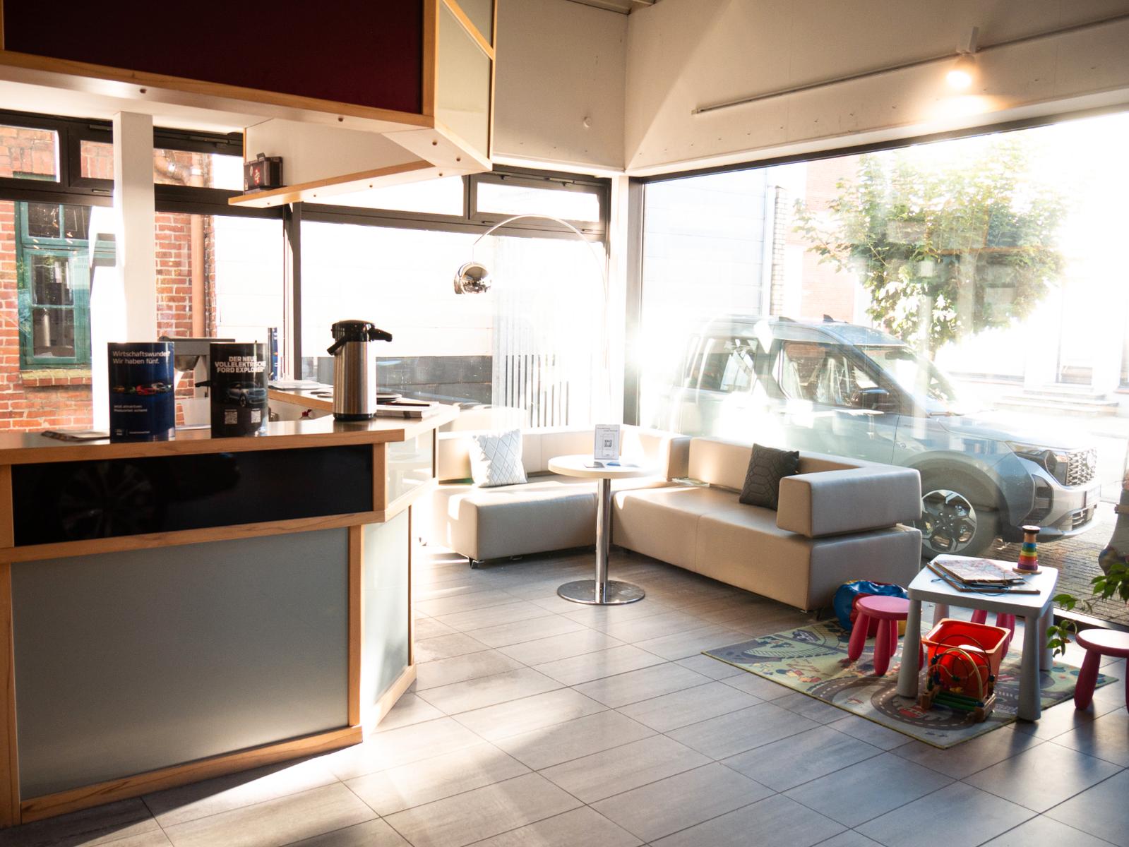 showroom-image-bottom