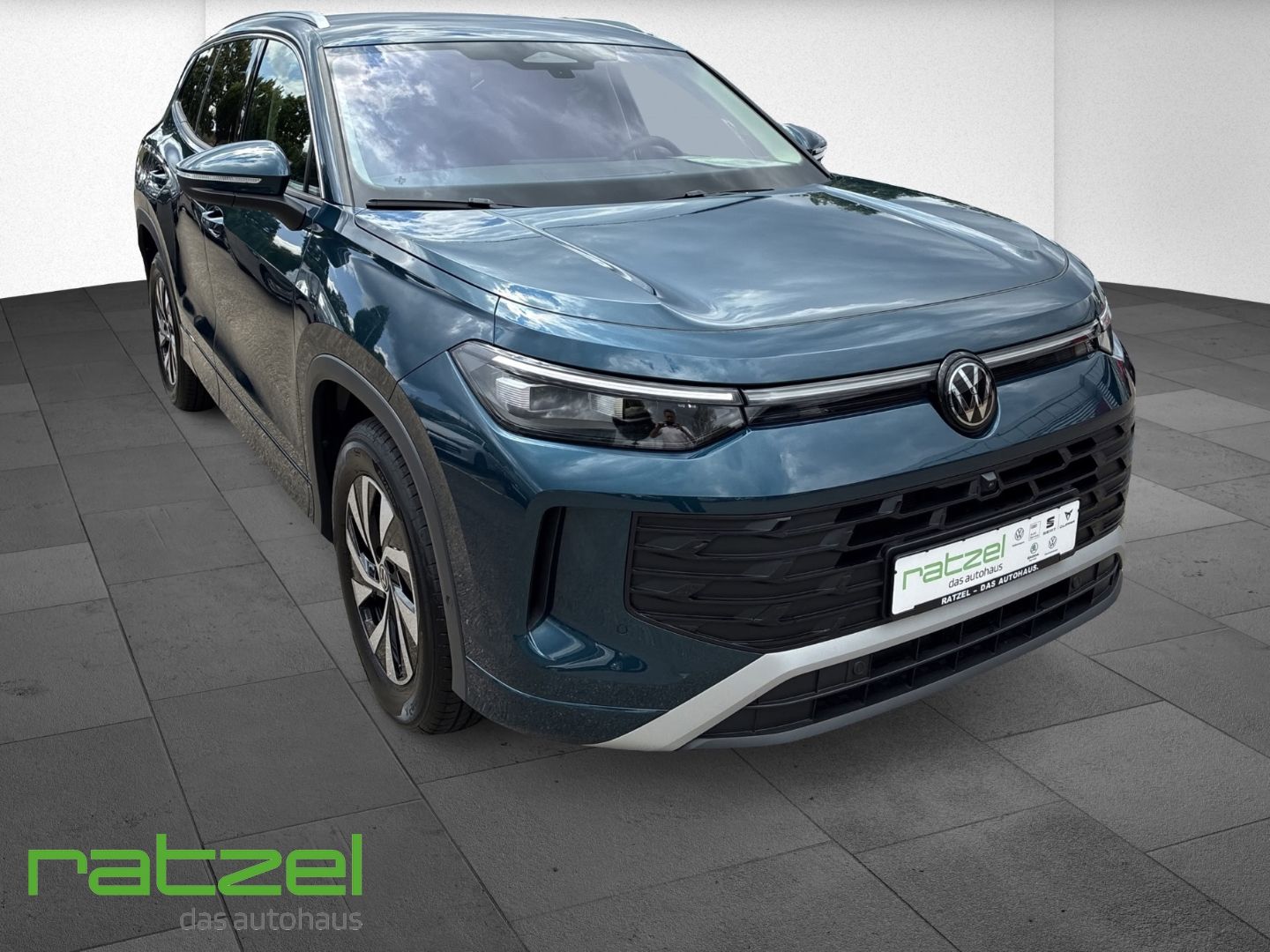 Fahrzeugabbildung Volkswagen Tayron 1.5 eTSI 5Jahre Garantie StandHZG AHK-kla
