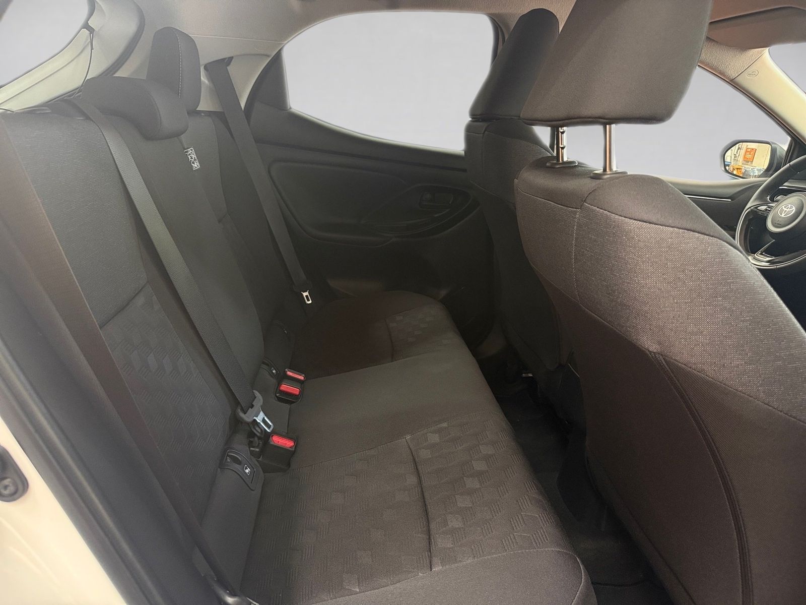 Fahrzeugabbildung Toyota Yaris 1.5 Teamplayer m. Comfort-Paket LED,SHZ,Ka
