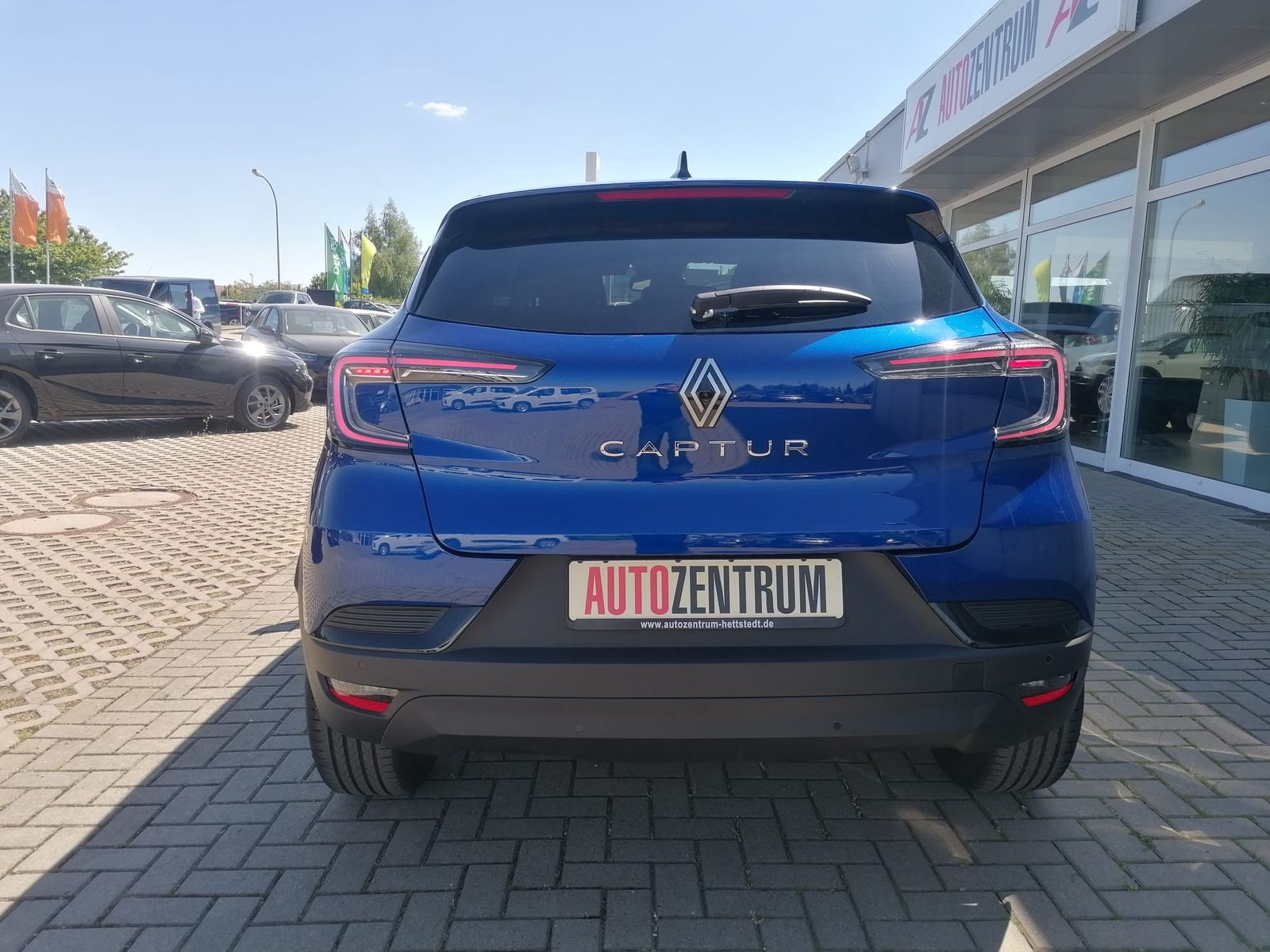 Fahrzeugabbildung Renault Captur TCe 90 TECHNO WINTERPAKET ALU 18"