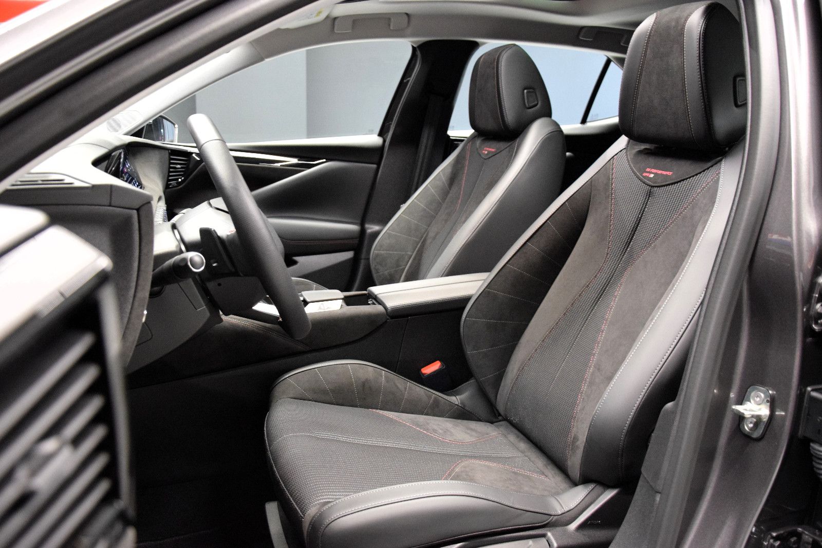 Fahrzeugabbildung DS Automobiles DS4 Performance Line Pano Sitzheizung