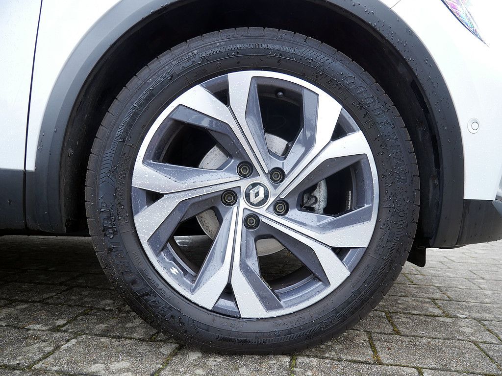 Fahrzeugabbildung Renault Captur R.S. Line TCe 140 17950R SHZ ACC LED 360°