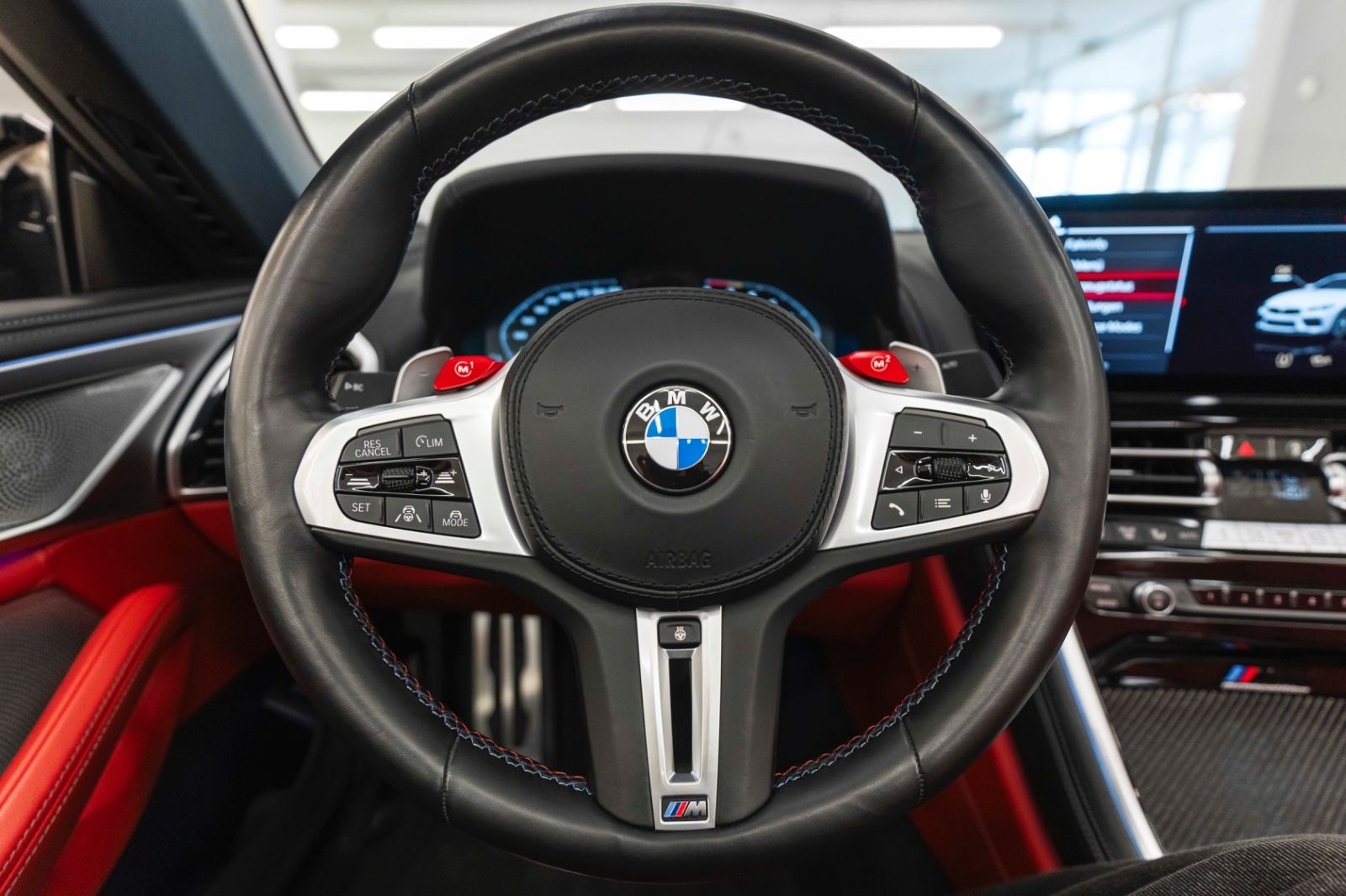 Fahrzeugabbildung BMW M8 Cabrio Competition LASER B&W ACC 3D SOFTCLOSE