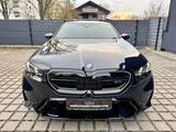 BMW M5  xDrive *FullCarbon*B&W*M DRIVERSPackage*2025 - BMW M5 in Stuttgart
