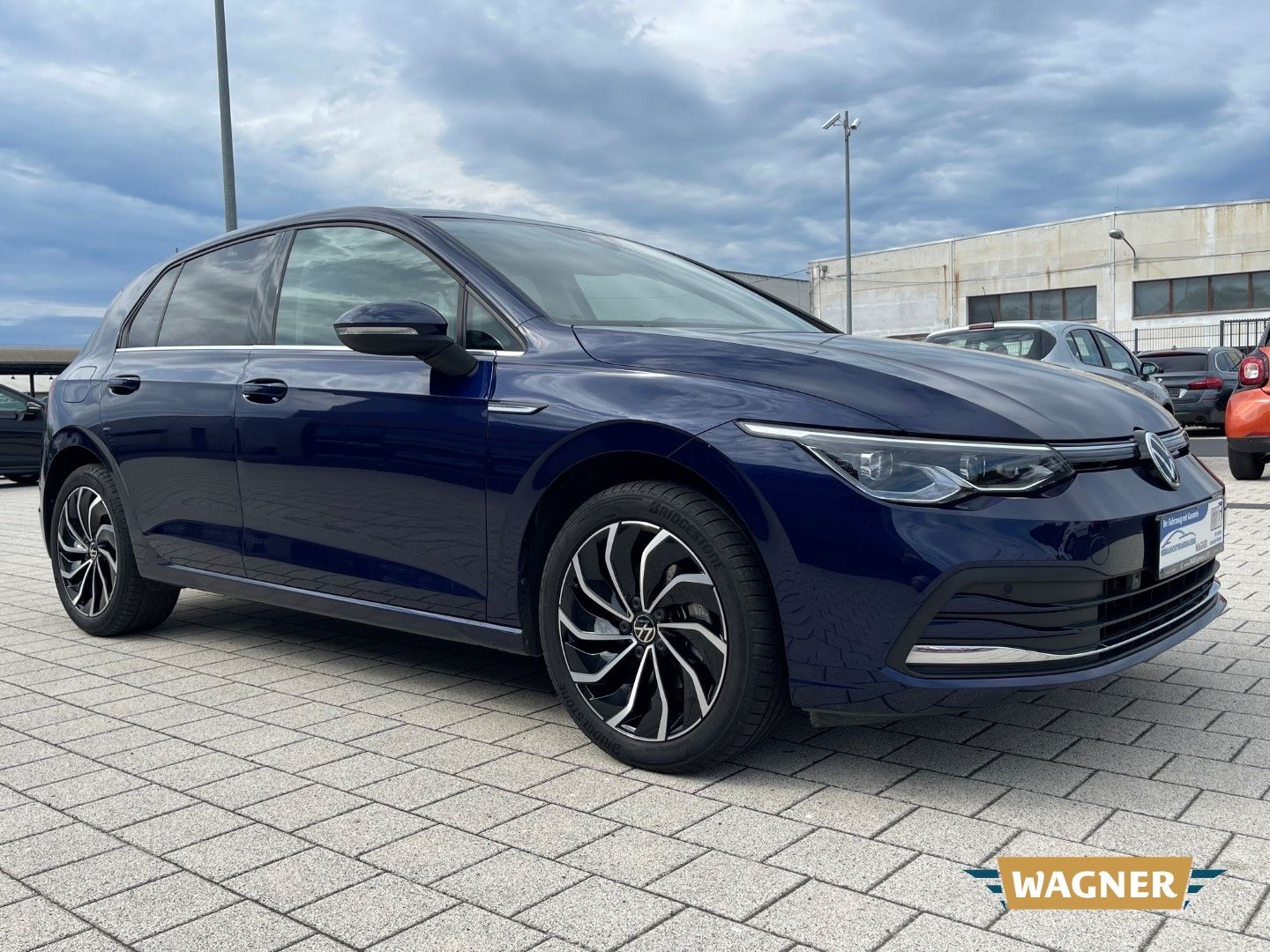 Fahrzeugabbildung Volkswagen Golf VIII Style eTSI 1.5  Automatik