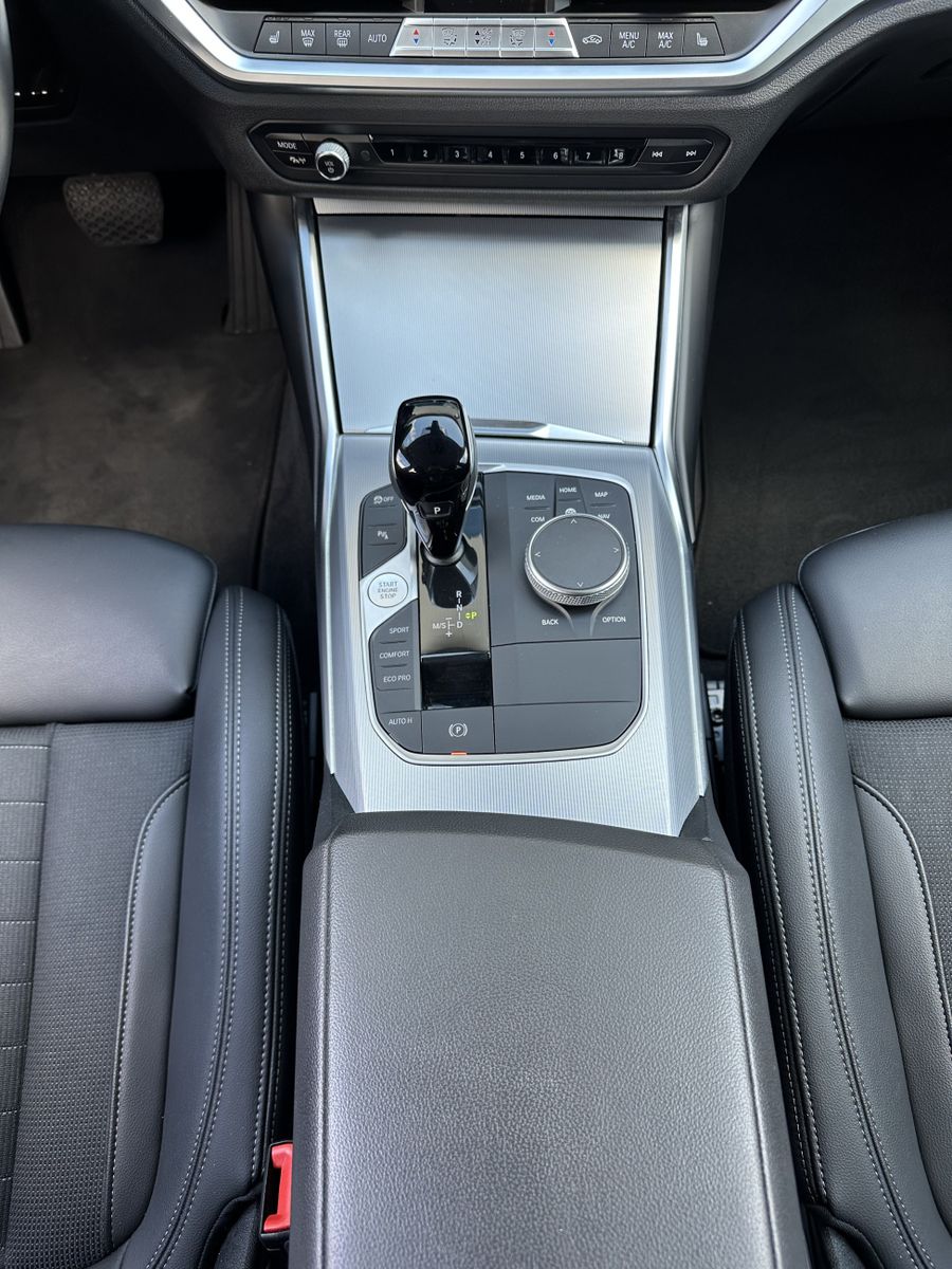 Fahrzeugabbildung BMW 320d Touring Sport-Line NAV+LASER+ACC+KAMERA+1HD