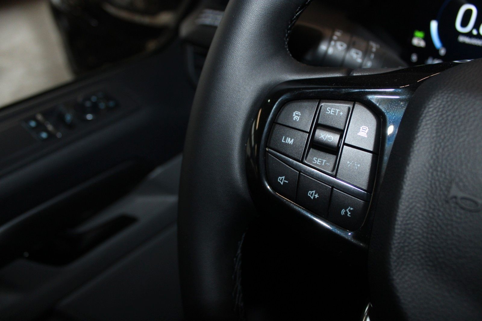 Fahrzeugabbildung Ford NUGGET L1 Titanium MARKISE + Aufstelldach SOFORT