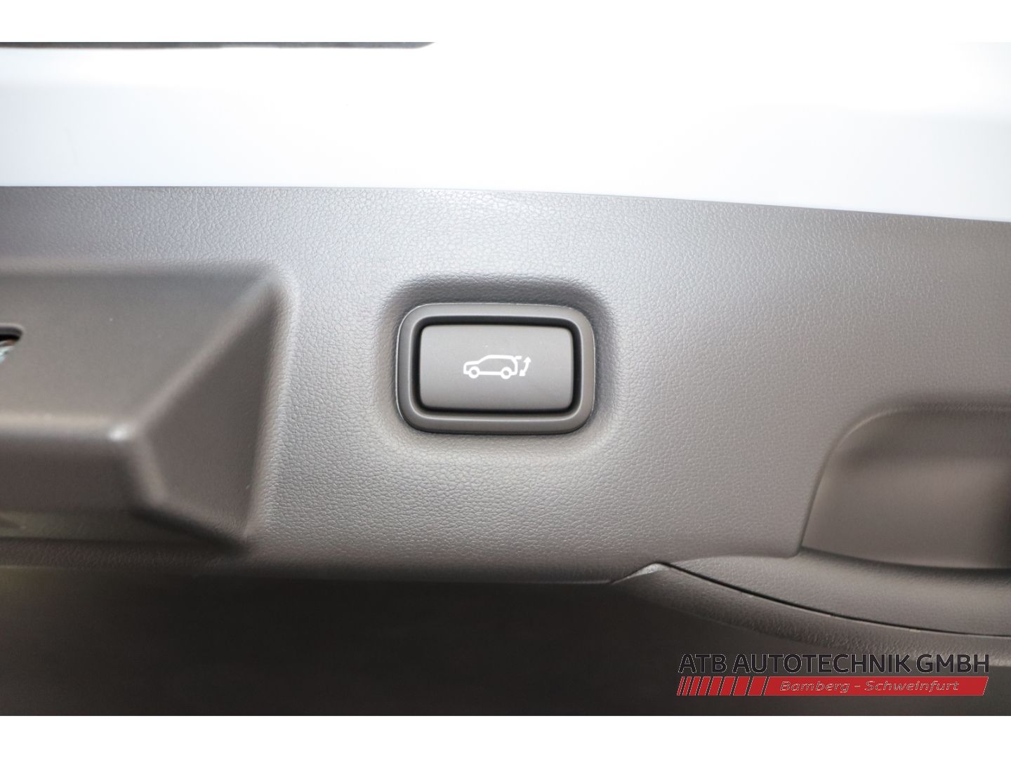 Fahrzeugabbildung Hyundai IONIQ 5 UNIQ MY26 84 kWh 4WD 325 PS Navi Soundsy