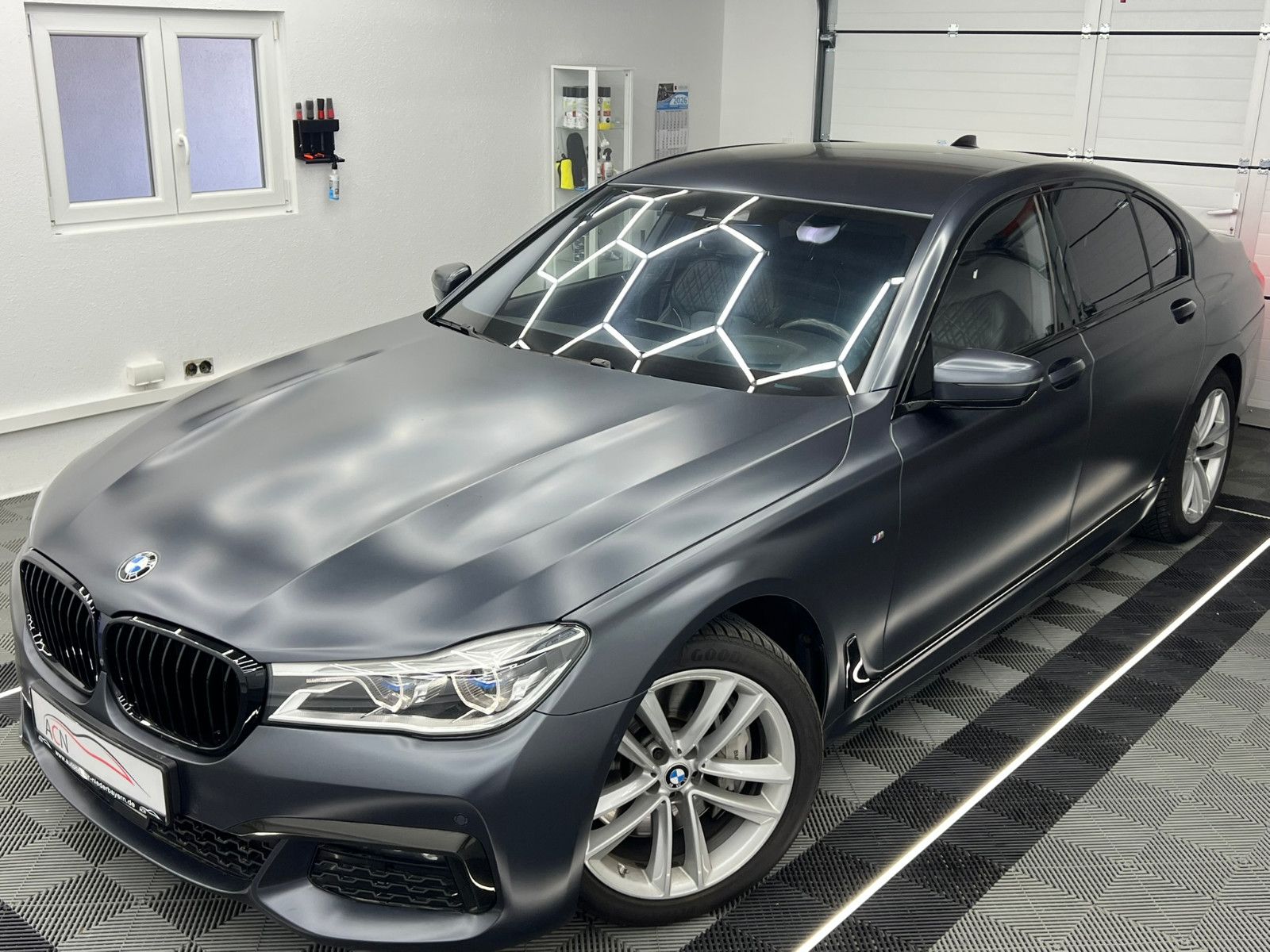 Fahrzeugabbildung BMW 750 d xDrive M SPORT/LASER/EXECUTIVE PRO/FROZEN