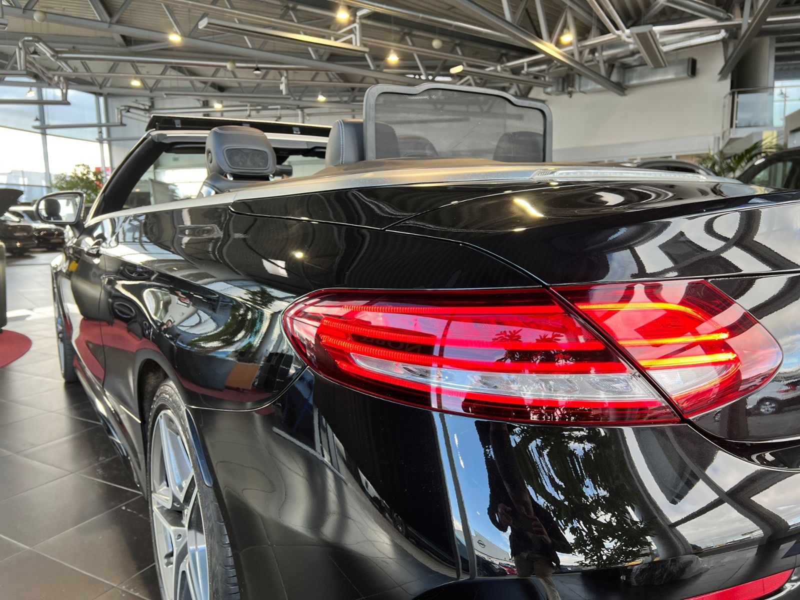 Fahrzeugabbildung Mercedes-Benz C 200 Cabrio LED NAVI ALU PDC