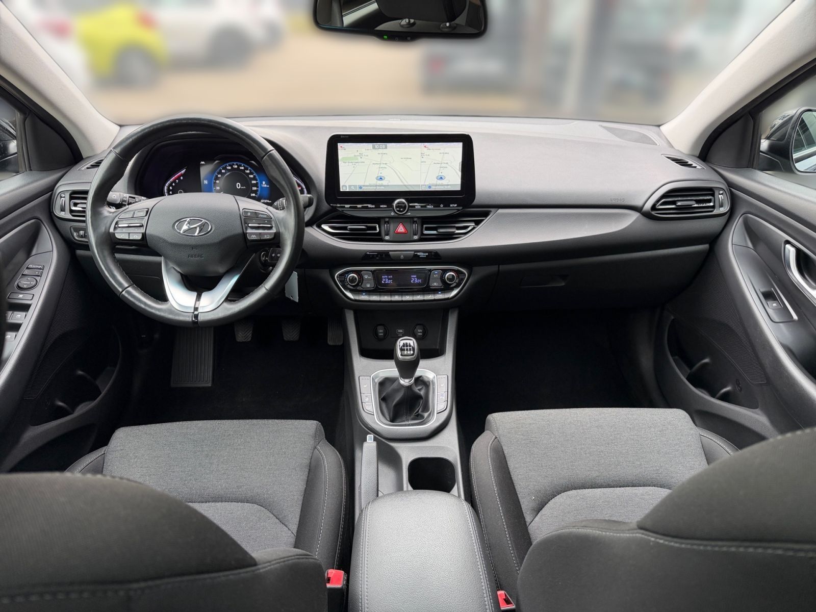 Fahrzeugabbildung Hyundai i30 1.5 T-GDI Intro Edition Navi LED Mild-Hybrid