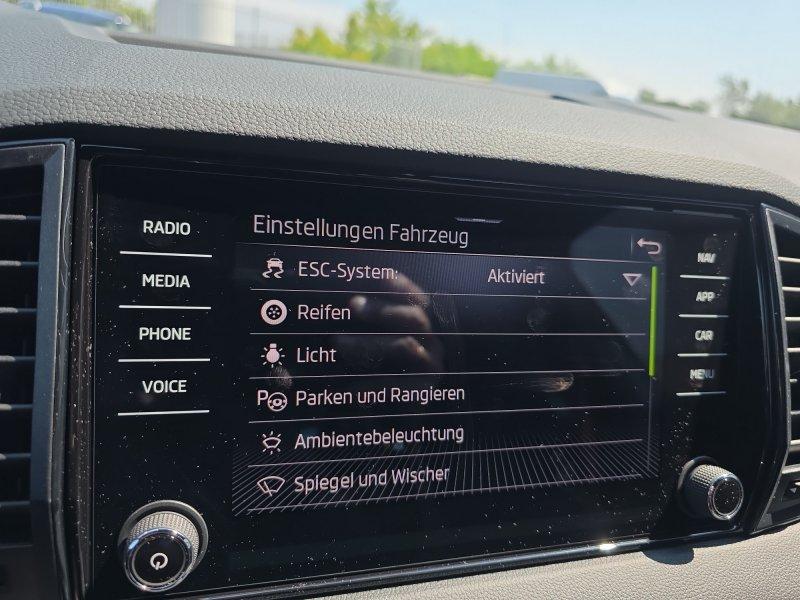 Skoda Karoq Sportline 1,5TSI DSG aAHK/Matrix/Kessy/Win