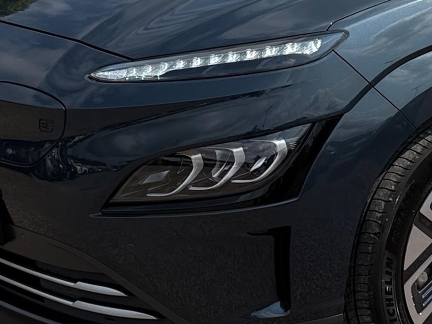 Fahrzeugabbildung Hyundai KONA Elektro 64 kWh (150kW) PRIME Sitzpaket Lede