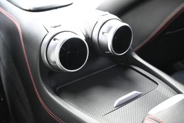 صورة مصغرة 17 لـ 2018 Ferrari GTC4LUSSO