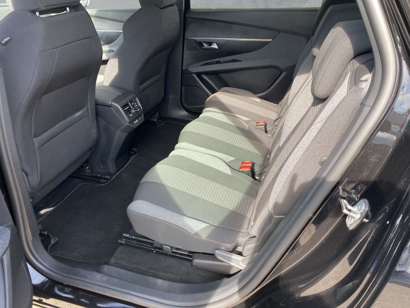 Fahrzeugabbildung Peugeot 5008 Active Pack 1.5 BlueHDi 130 *Sitzheizung* *