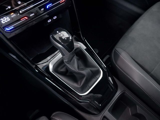 Fahrzeugabbildung Volkswagen T-Roc Style 1.5 TSI DSG | LED RFK AHK ACC