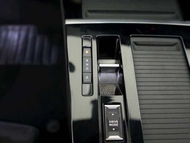 Astra LIM ULTIMATE PHEV AT+LED MATRIX+NAVI+360 G