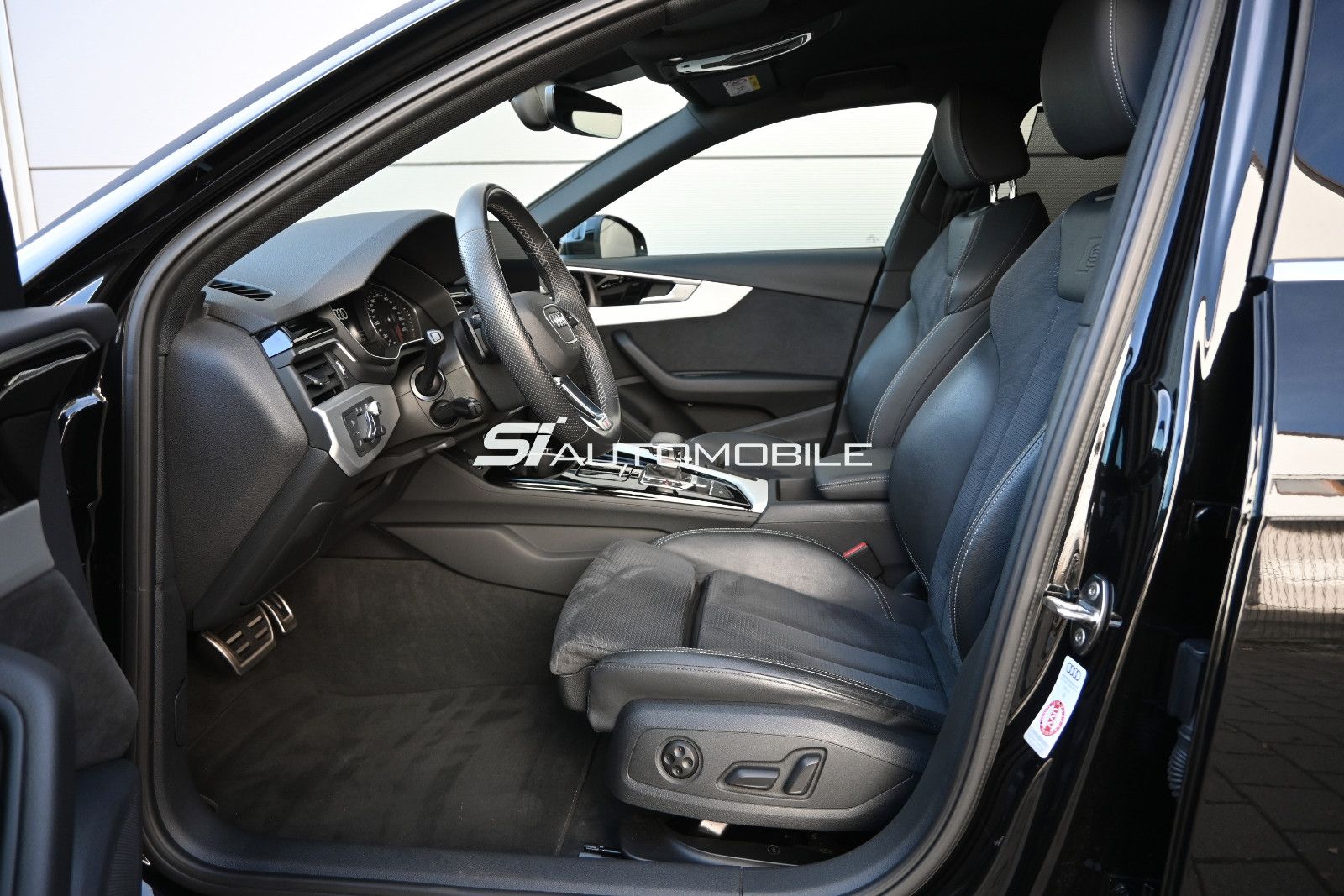 Fahrzeugabbildung Audi A4 40 TDI quatt. S line Avant °ACC°HUD°STANDHEIZ