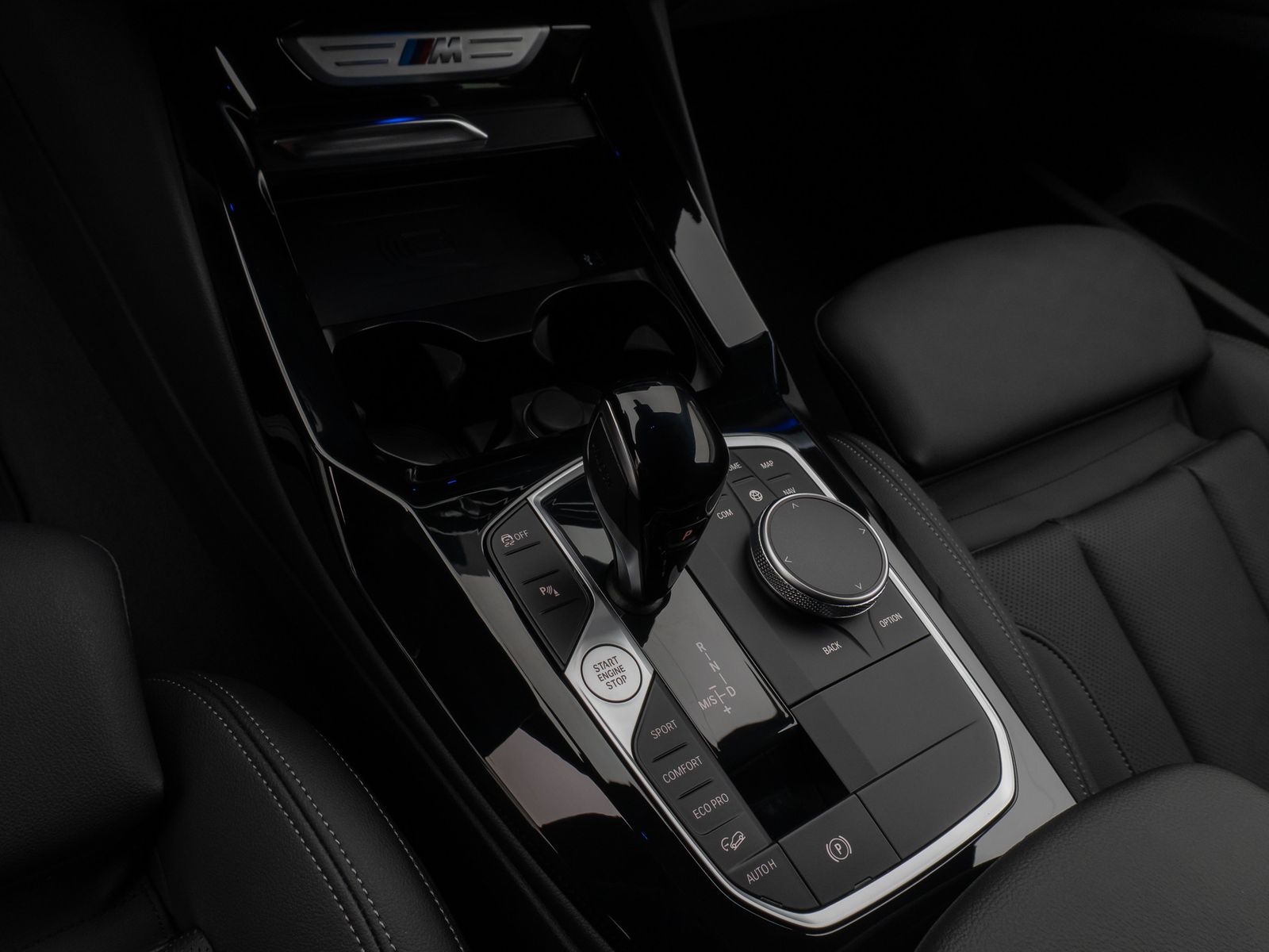 Fahrzeugabbildung BMW X3 M40i  Kamera Laser HUD DAB H/K ACC Komfort