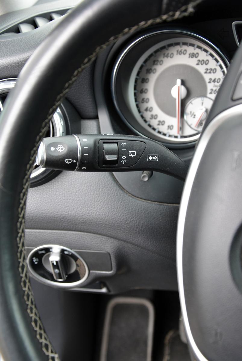 MERCEDES-BENZ GLA - 200 - BI-XENON - 156 CV