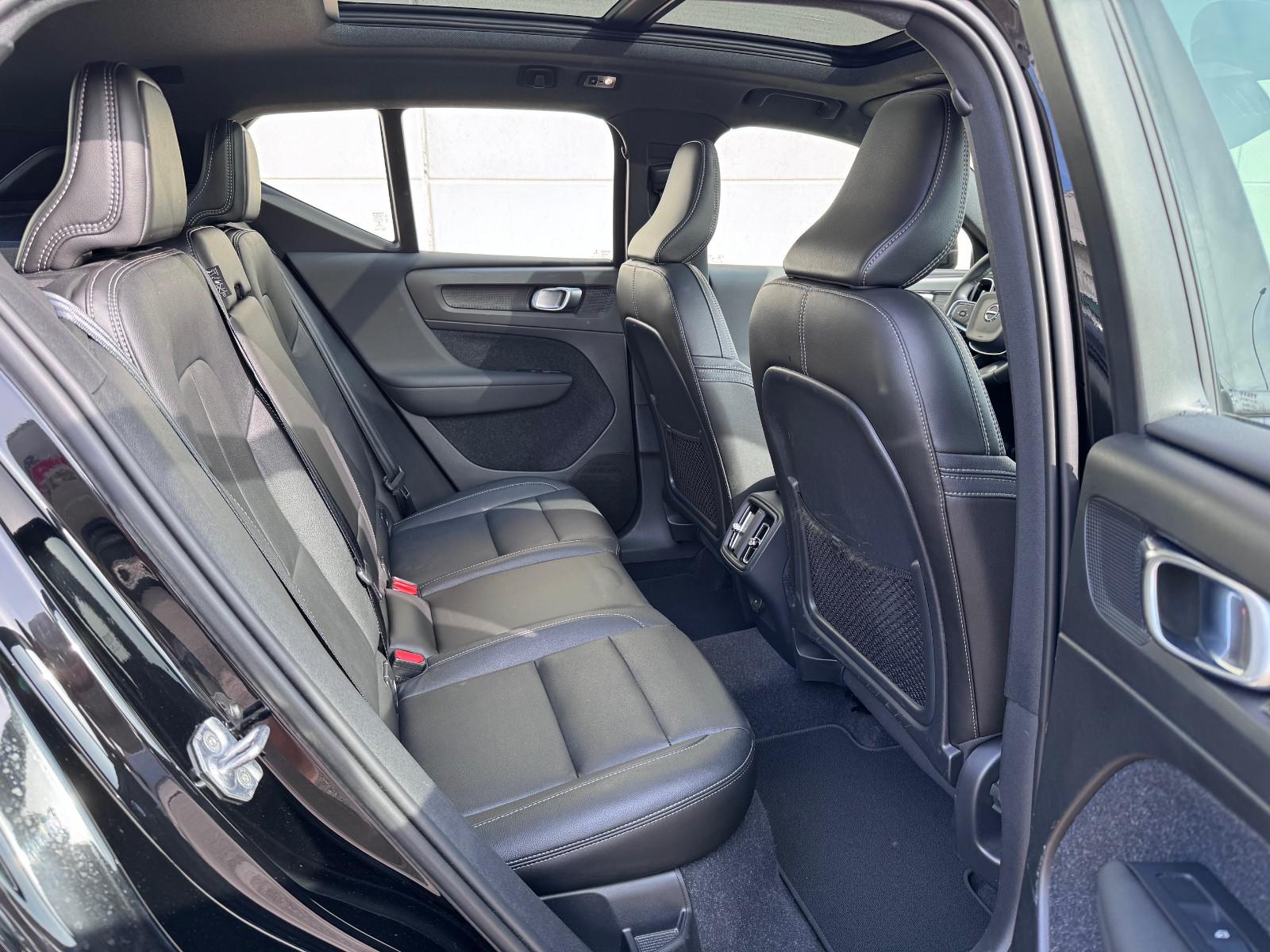 Volvo XC40 T4 Momentum Pro AWD LEDER+RADAR+PANO+360CAM