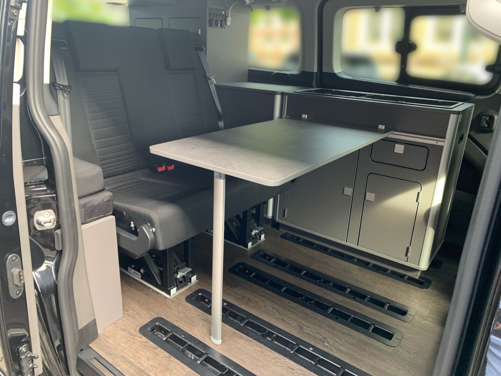 Fahrzeugabbildung Ford Tourneo Custom 2.0 TDCi 185PS Titanium Camper +