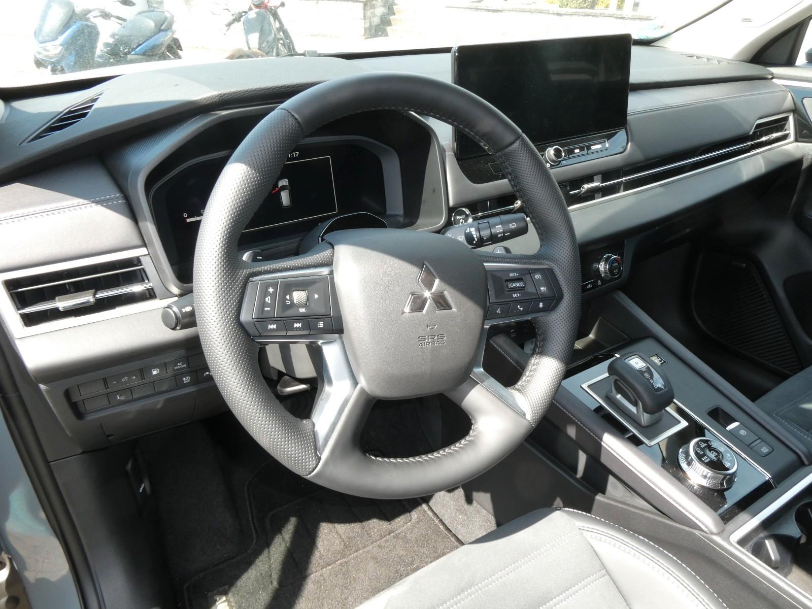 Mitsubishi Outlander 2.4 PHEV 4WD Intro