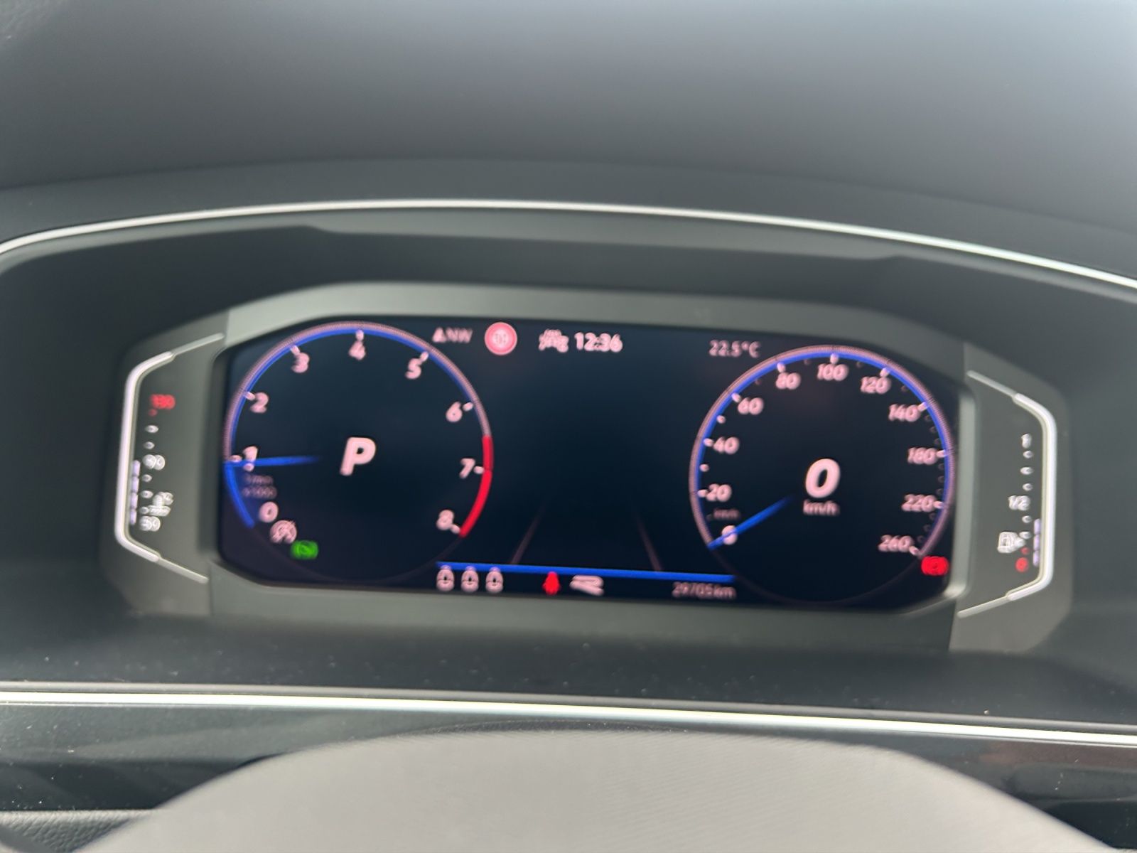 Fahrzeugabbildung Volkswagen Tiguan TSI R-Line DSG Standhzg LED AHK Navi AID