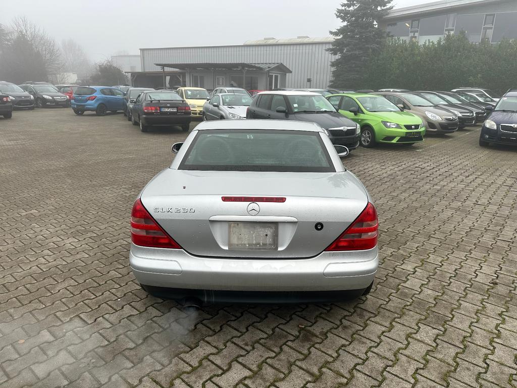 Mercedes-Benz SLK 230