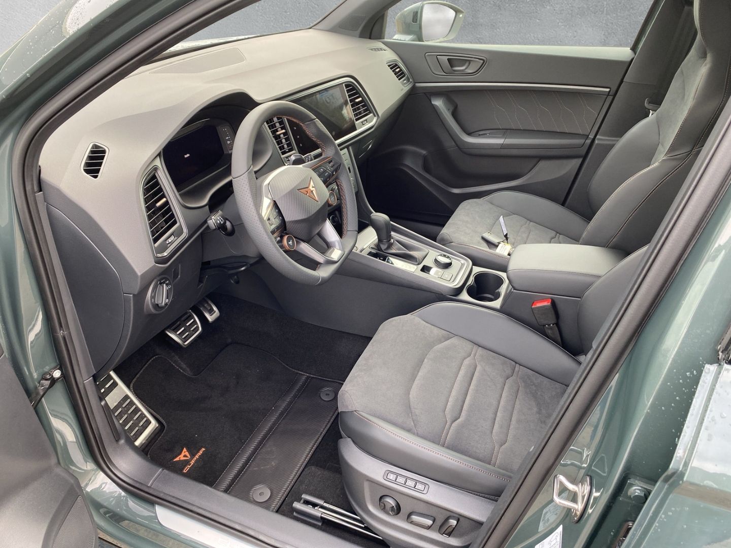 Fahrzeugabbildung CUPRA Ateca VZ 4Drive 2.0 TSI*AHK*NAVI*PANO*CAM* NP: 6