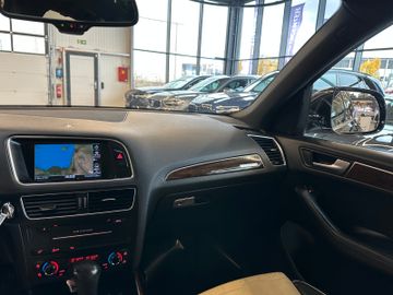 Audi Q5 3.2 FSI quattro *Kamera*Klima*Xenon*Panorama*