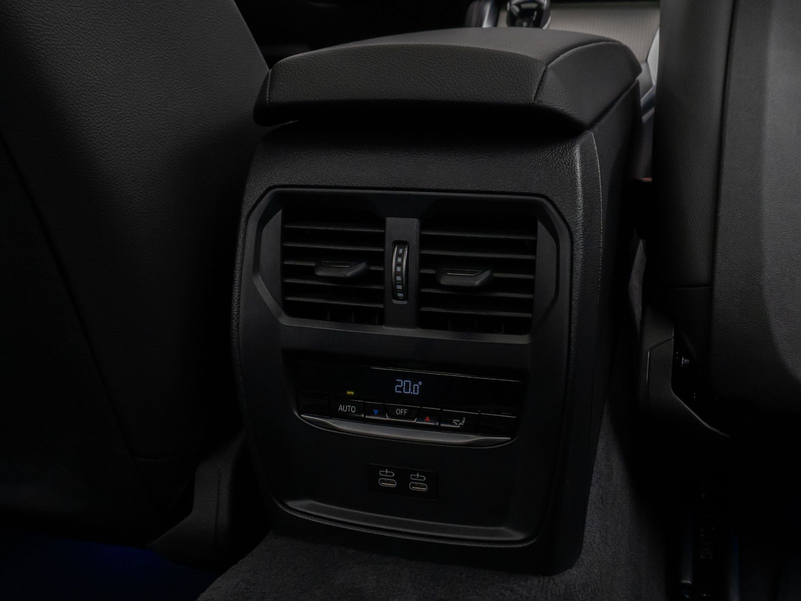 Fahrzeugabbildung BMW 420i Coupé M Sport Glasdach Kamera DAB H/K Komfo