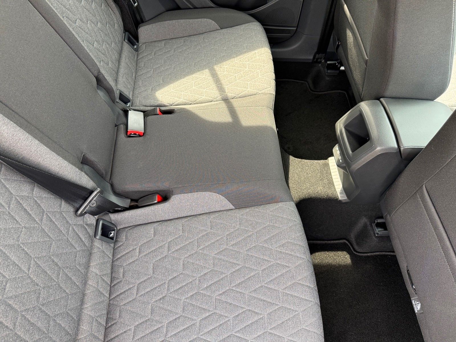Fahrzeugabbildung Volkswagen T-Cross 1.0 TSI Life Edition