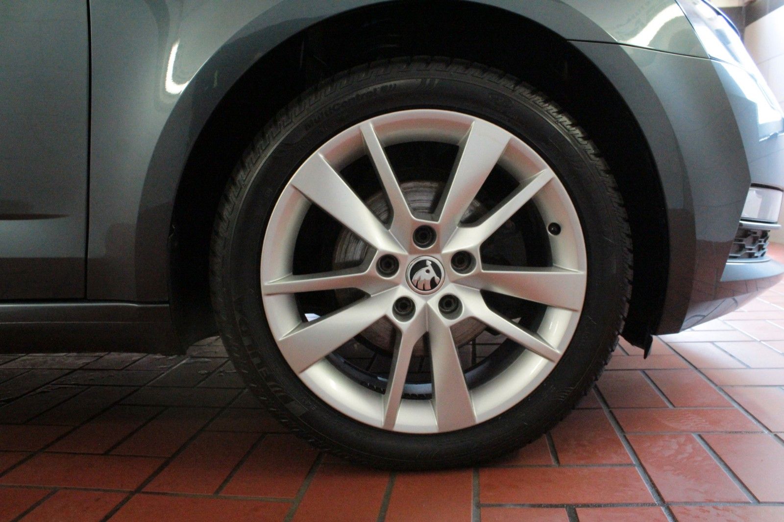 Fahrzeugabbildung SKODA Octavia 1.6 TDI CLEVER Combi  Navigation
