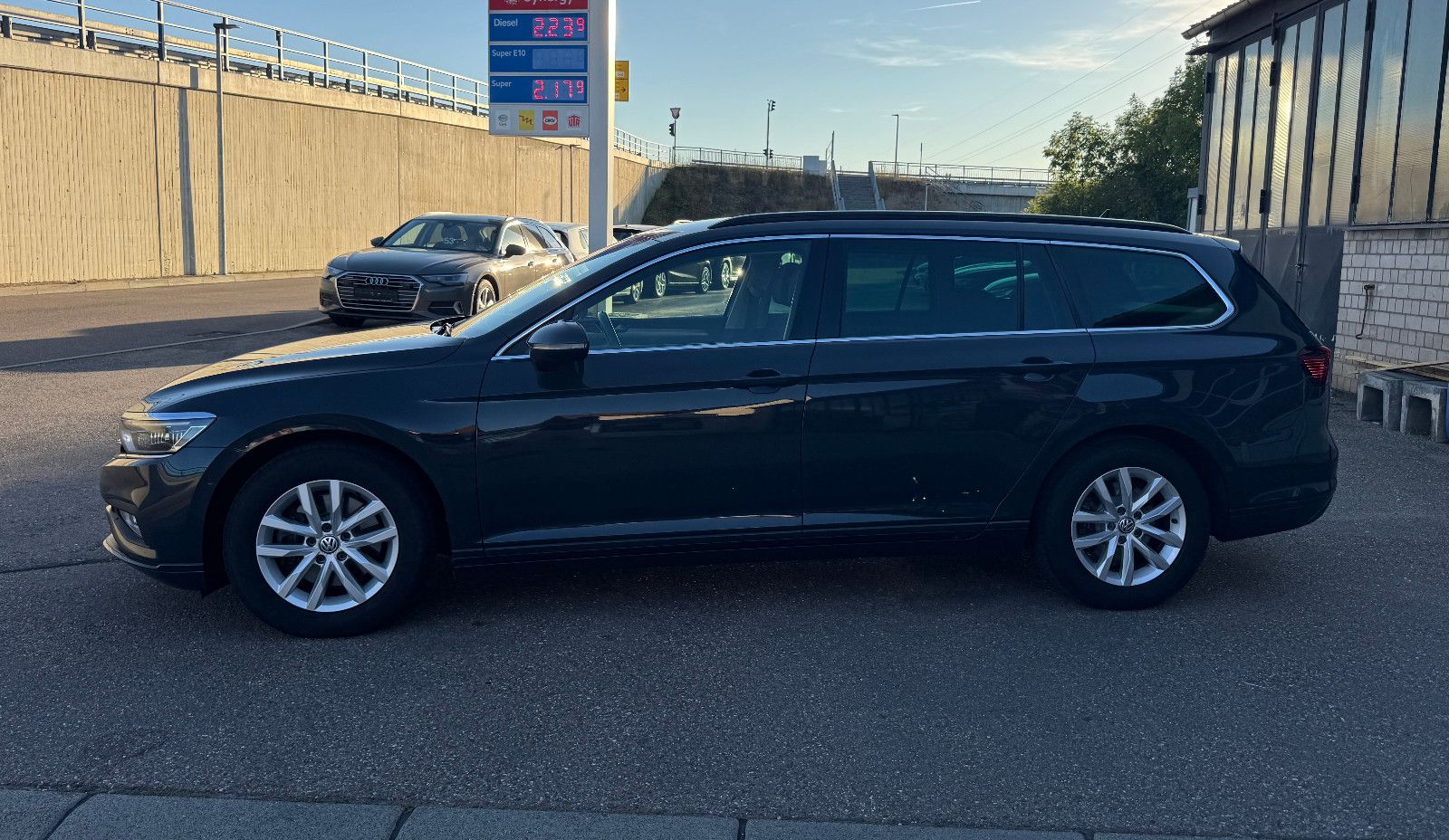 Volkswagen Passat Variant 2.0 TDI DSG Matrix Navi Cam AHK imagem 3
