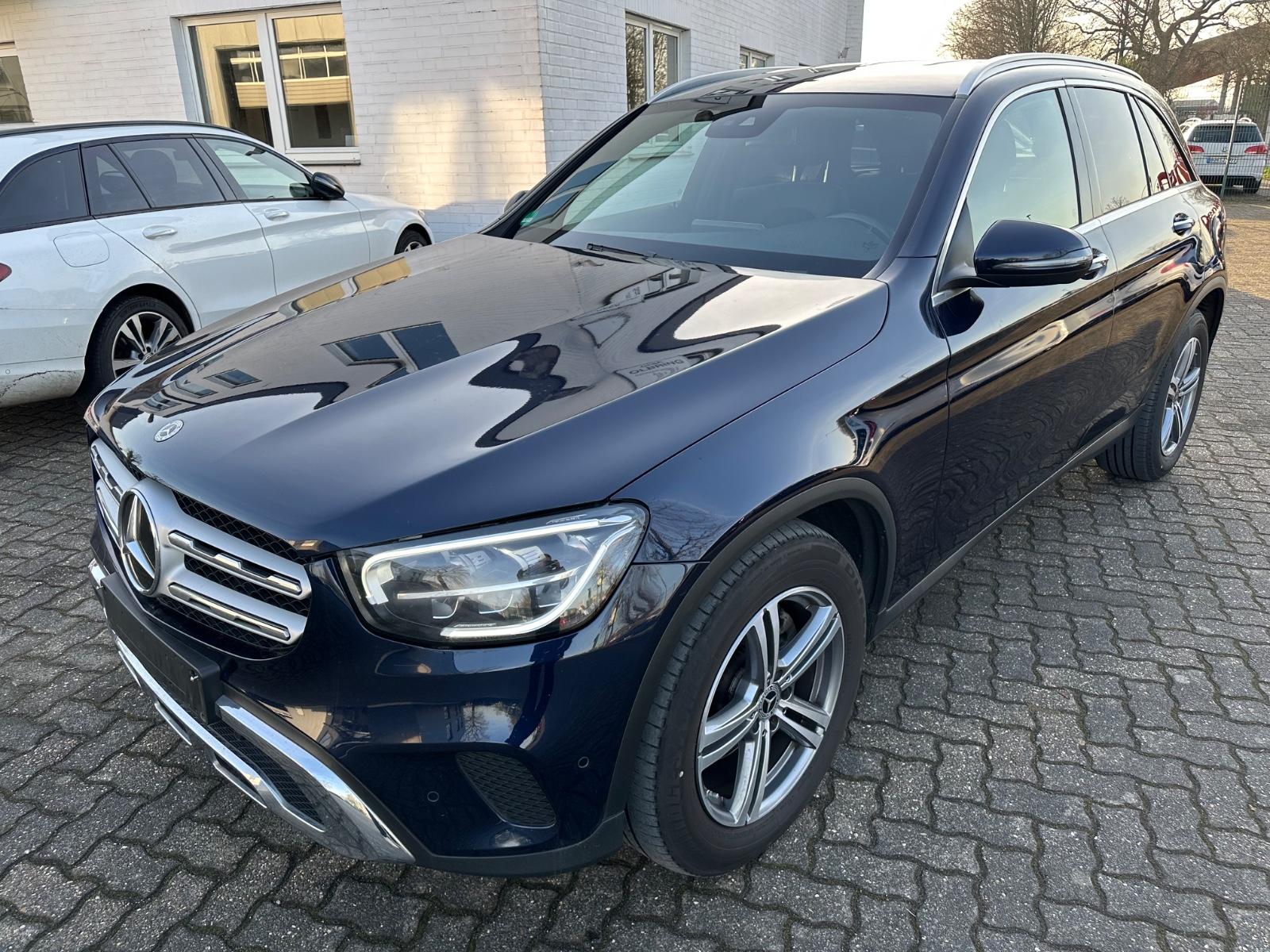 Mercedes-Benz GLC 220 d 4M Luxury KeyGo Kamera LED Navi Distro