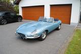 Jaguar E-Type - blaue Jaguar E-Type