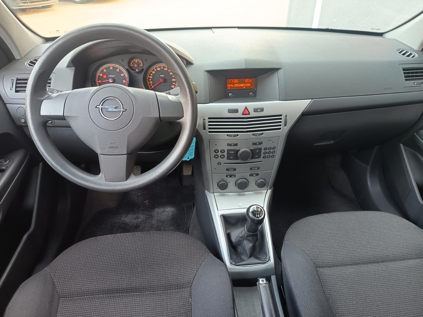 Opel Astra 2009 — photo 8